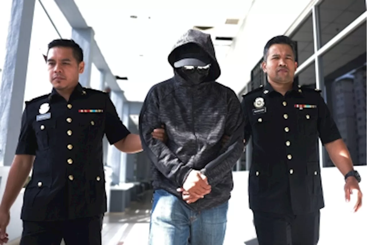 In Seremban, immigration officer claims trial to 10 charges of receiving bribes totalling RM7,600