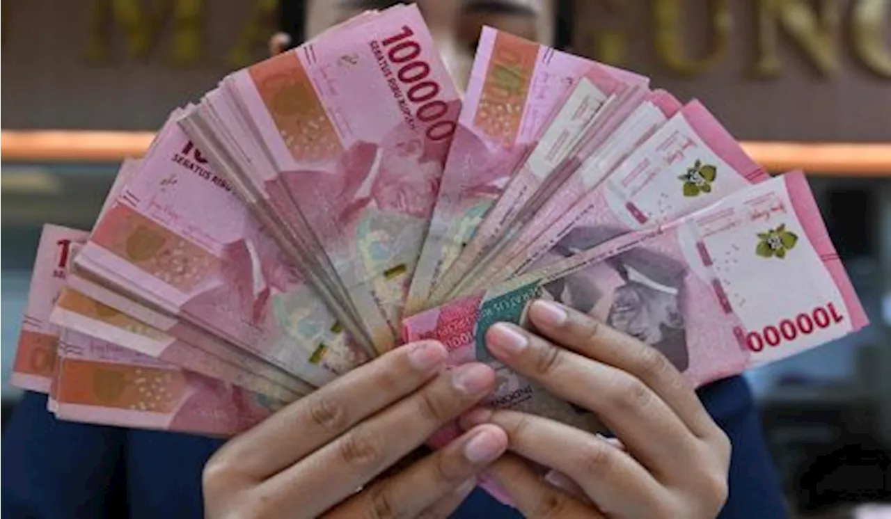 Selasa 215, Rupiah Melemah Akibat Pernyataan Pejabat Fed yang Hawkish