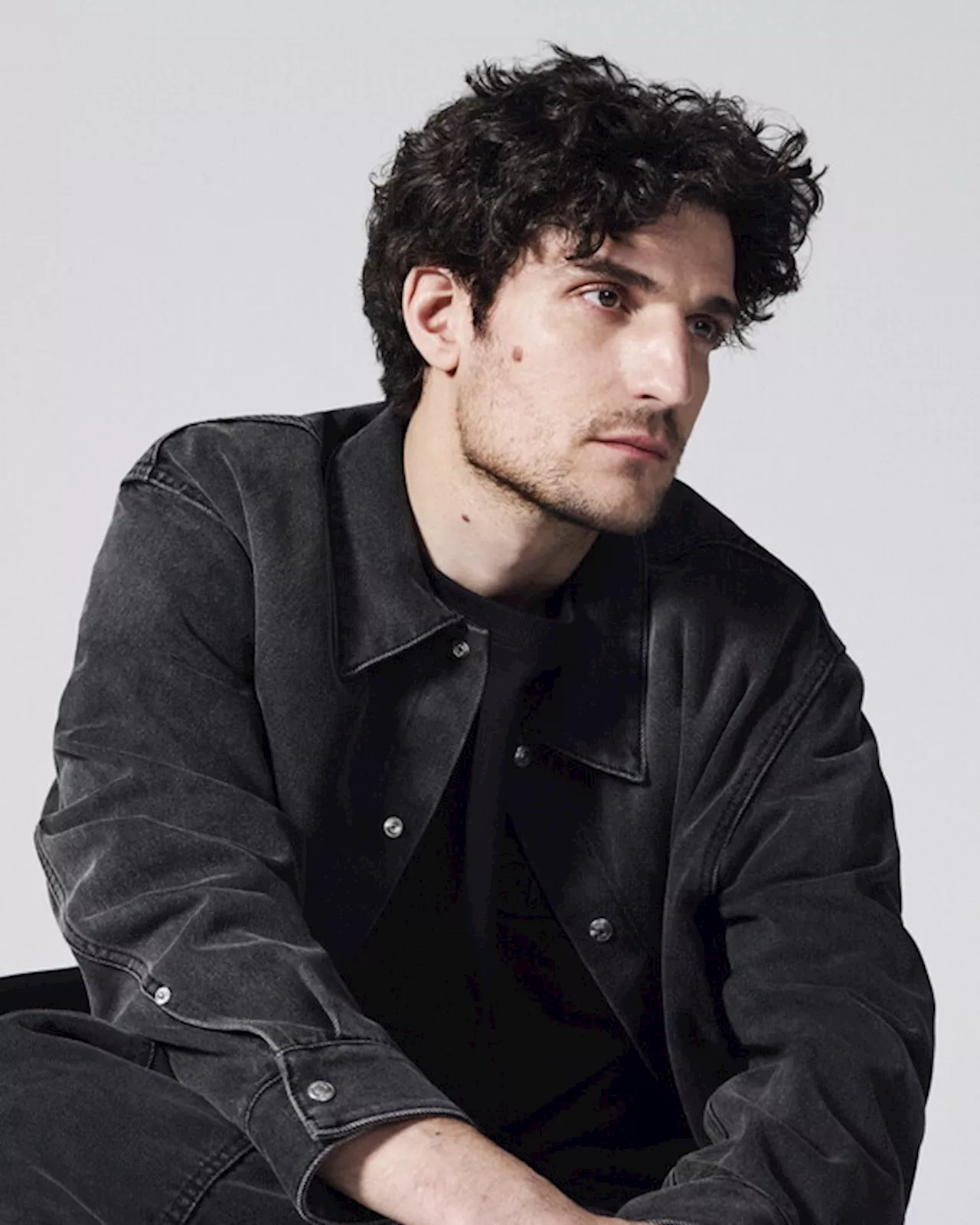 Louis Garrel, charme e stile: un ruolo speciale nella moda