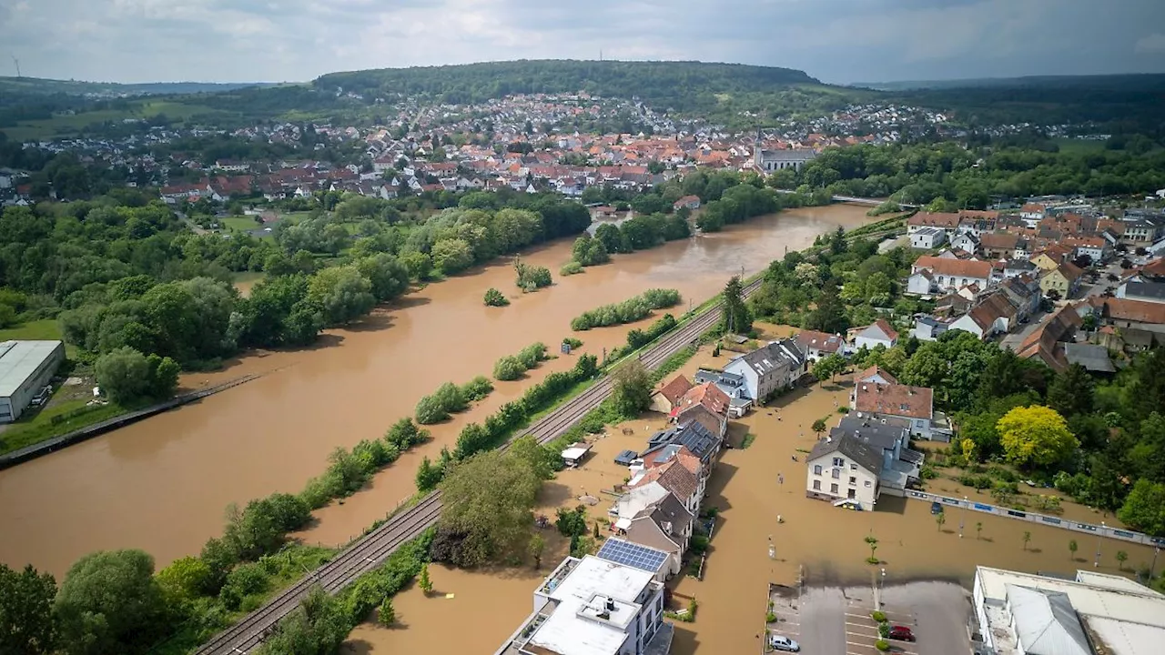 Rheinland-Pfalz & Saarland: Hochwasser: Kurzarbeitergeld für betroffene Betriebe möglich