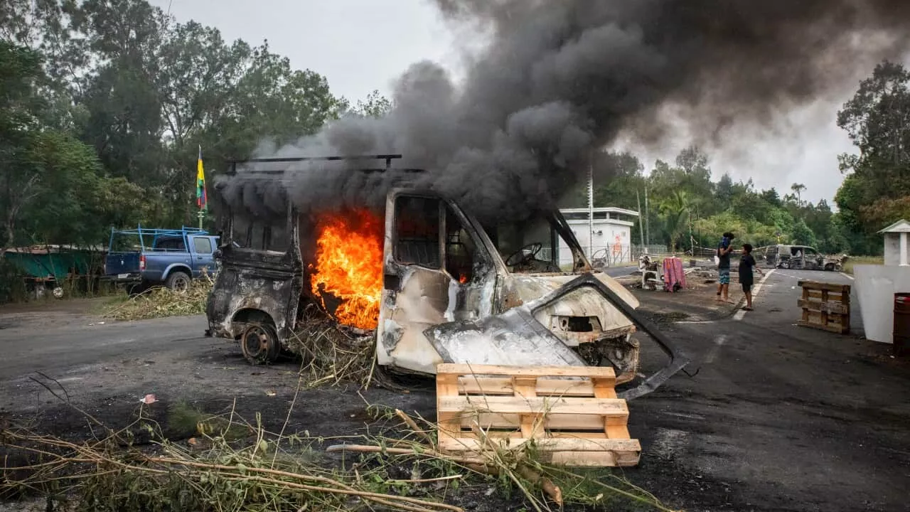 Australian flight leaves violence-hit New Caledonia amid efforts to rescue hundreds