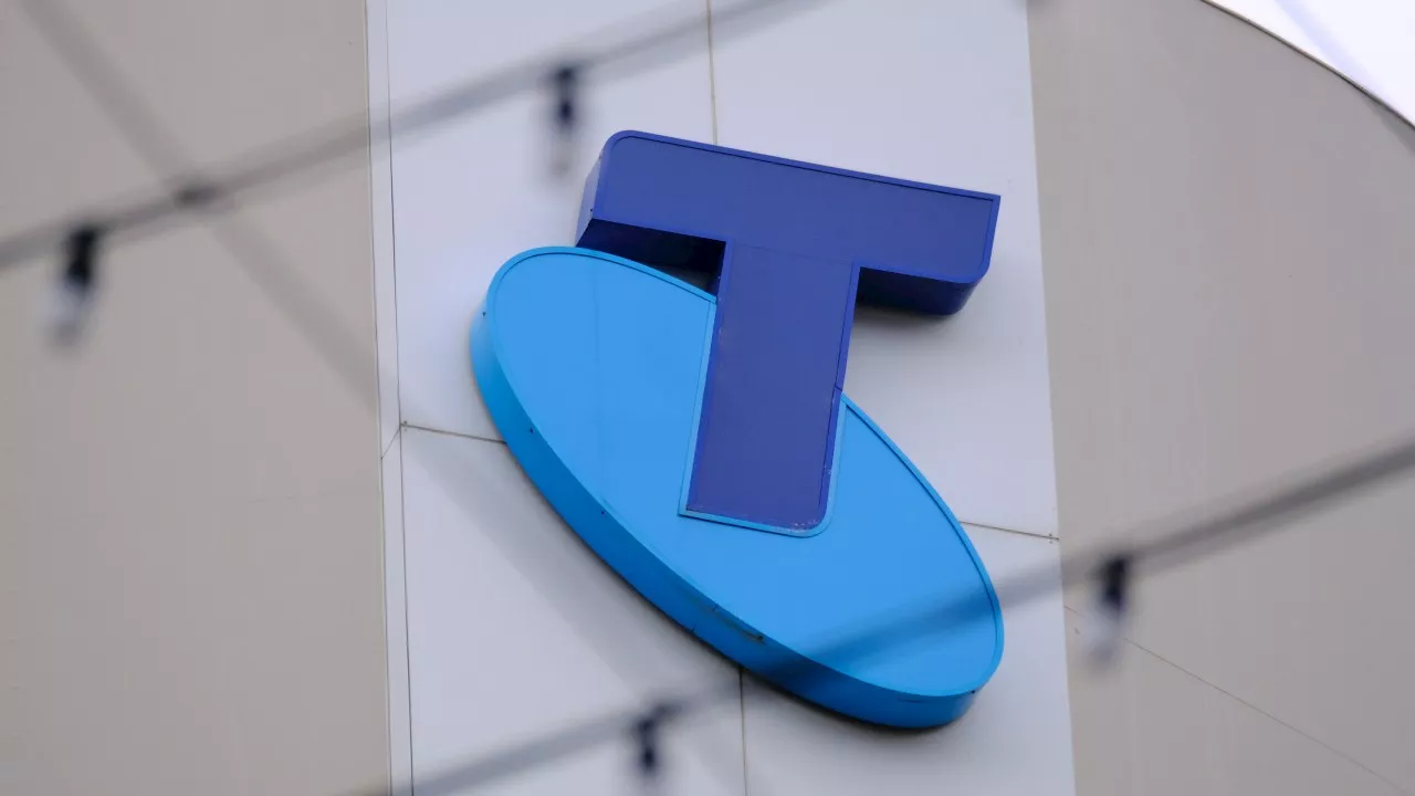 Furious MP calls for government to buy out Telstra after telco giant cuts 2,800 jobs