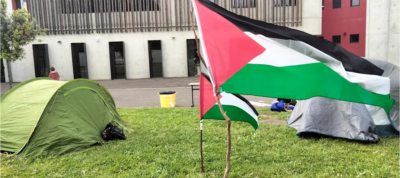 Mobilisation pro-Gaza : une vingtaine d’élèves campent devant le lycée Etxepare de Bayonne