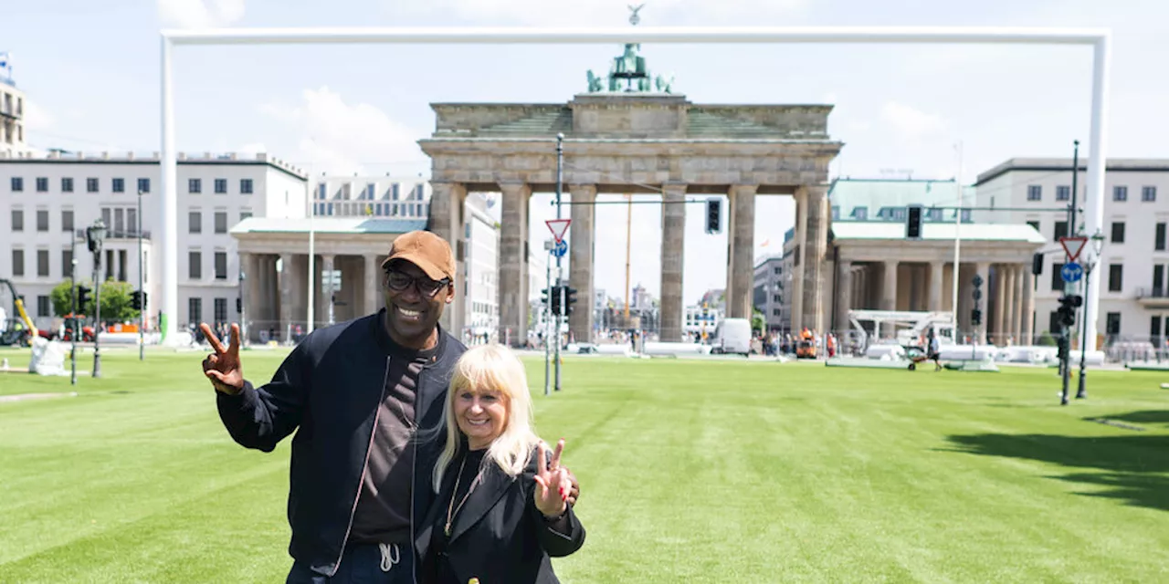 Fan-Zone am Brandenburger Tor: Wahnsinn auf Kunstrasen