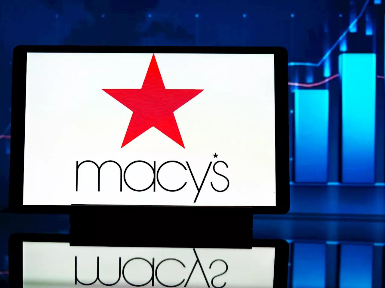 Macy's beats lowly Q1 estimates, as it weighs a future between a turnaround or a buyout