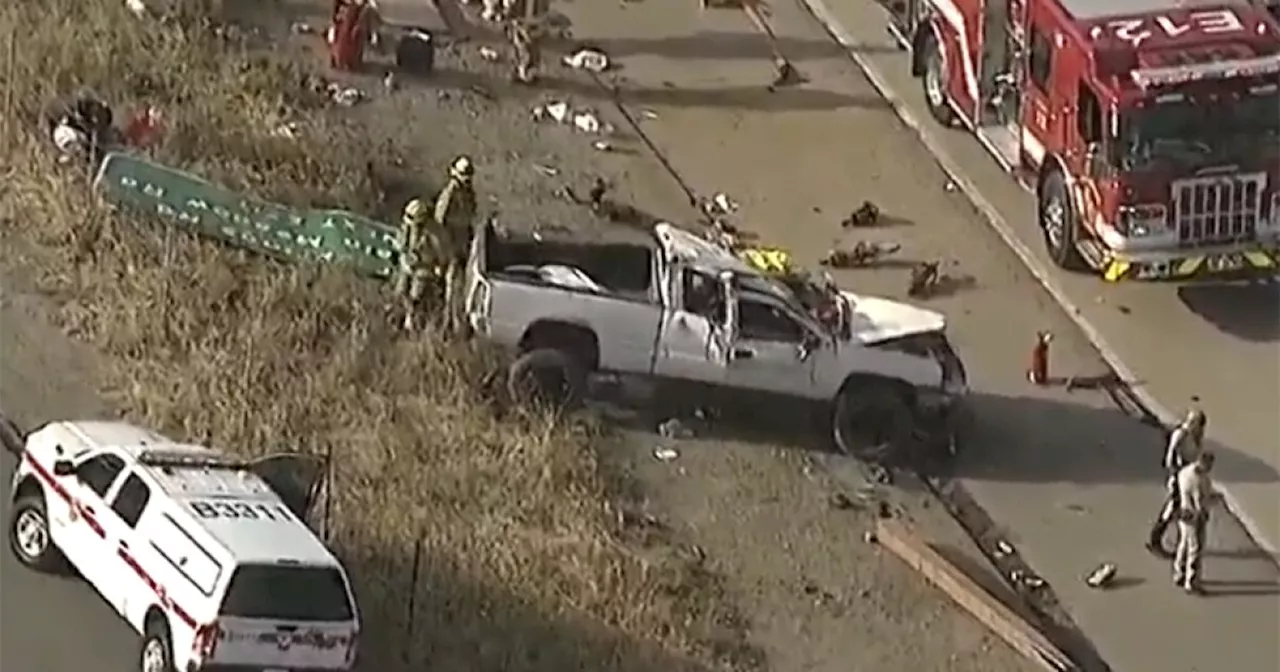 1 dead in rollover crash off I-15 in North San Diego County