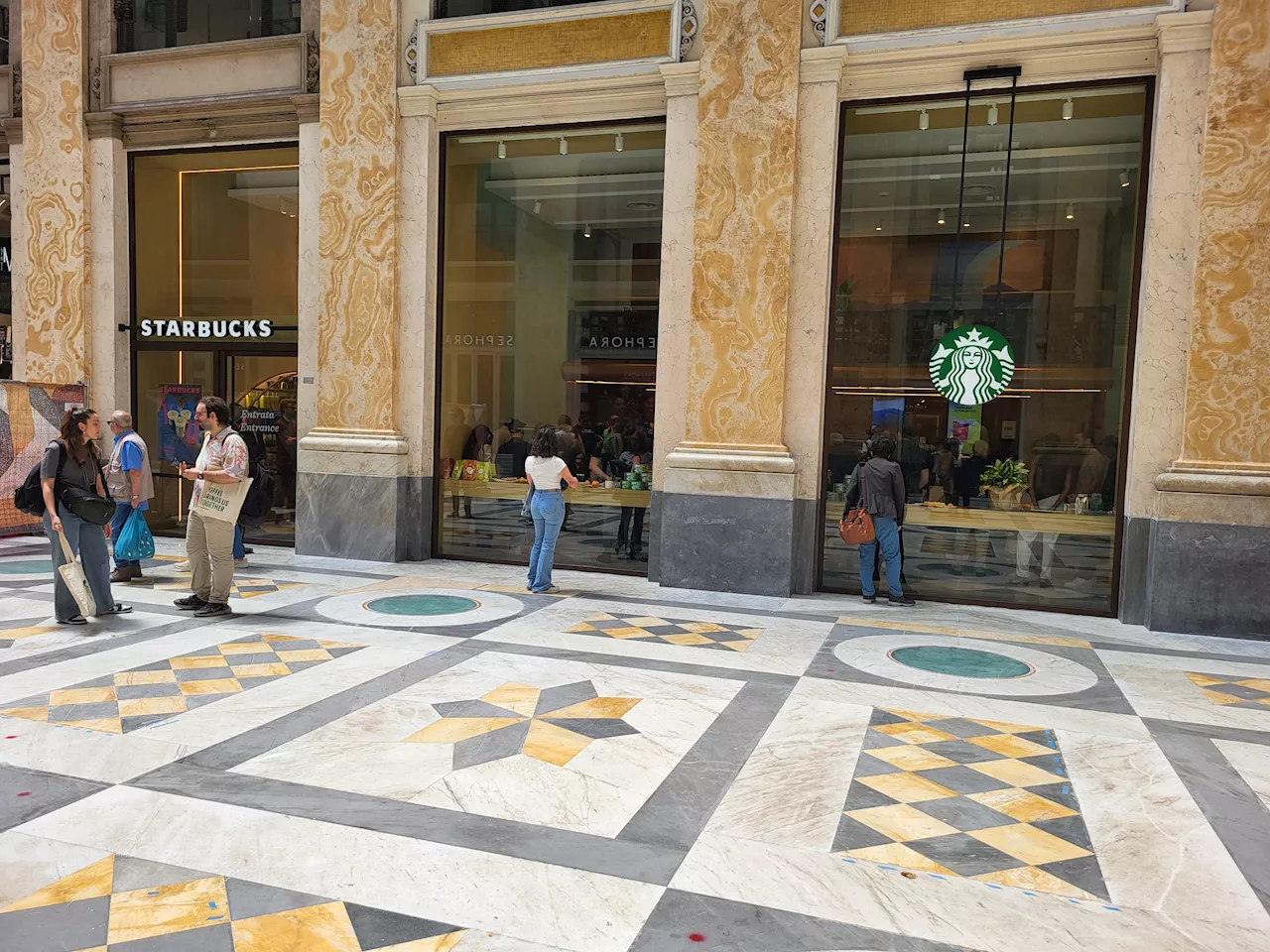 Napoli, arriva Starbucks con 30 nuovi posti di lavoro: città accoglie secondo store in Campania