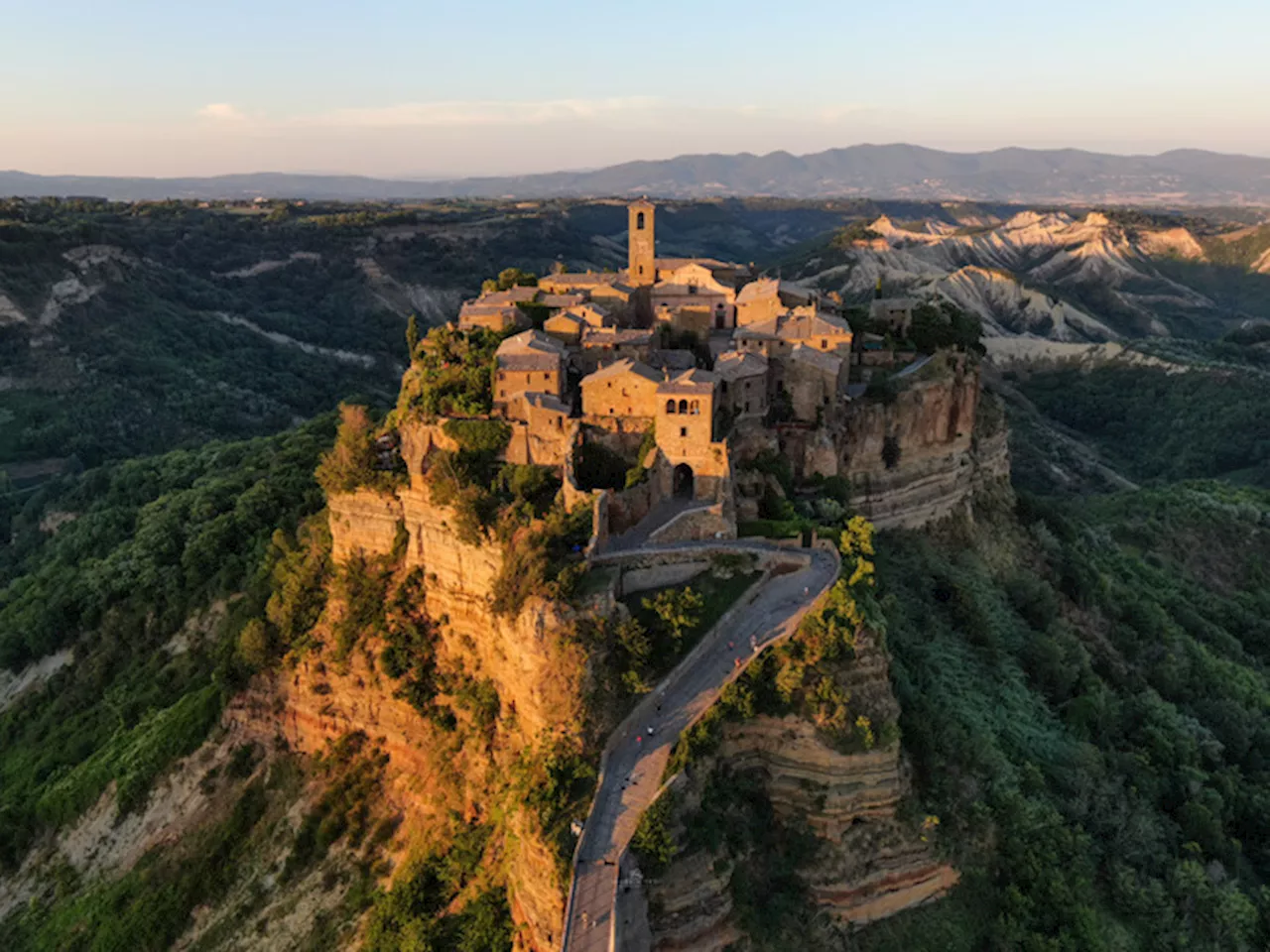 Baci e arte per la Notte dei Borghi più belli d'Italia