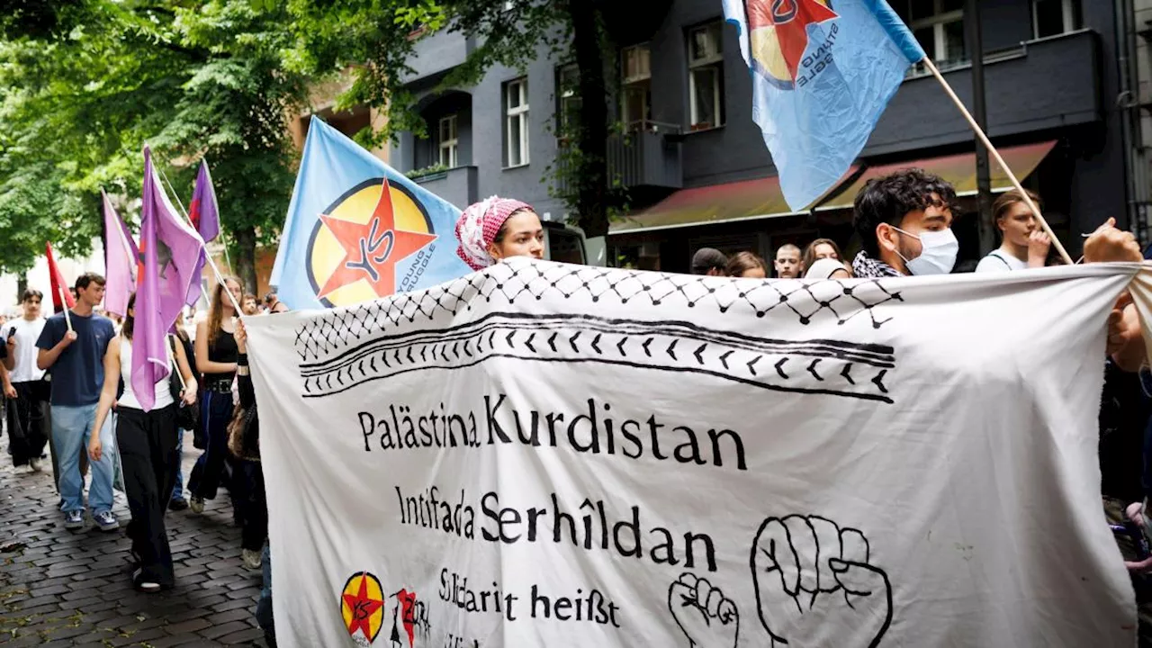 Starke Polizeipräsenz bei Palästina-Demo in Neukölln