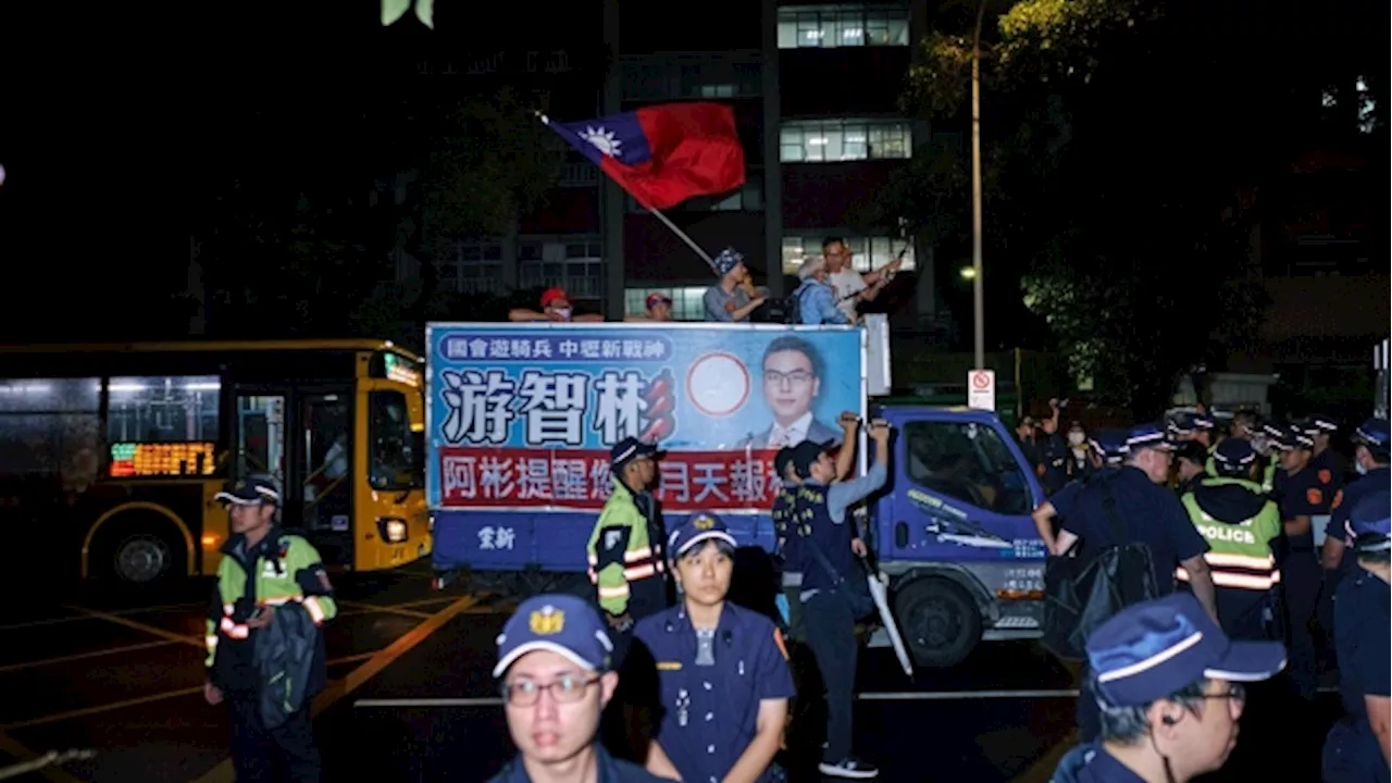 Taiwan Lawmakers Defy Protesters, Look to Pass Bill on Friday