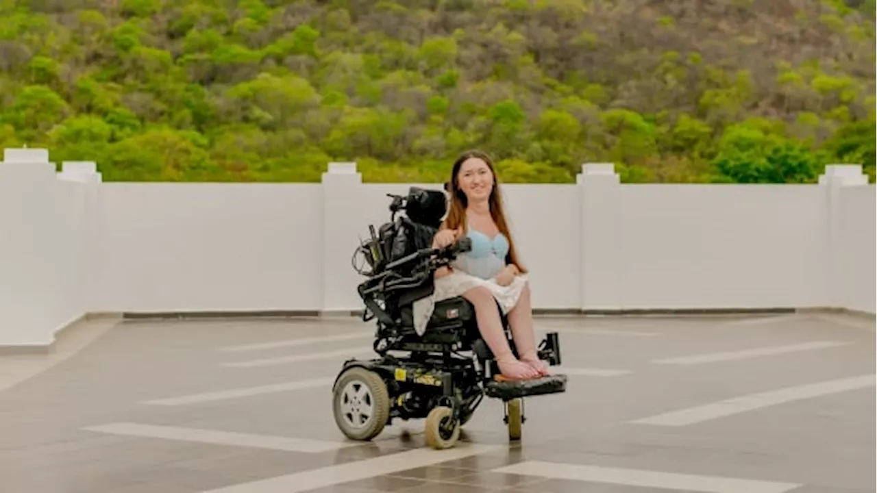 Toronto woman who uses wheelchair carried off Air Canada flight