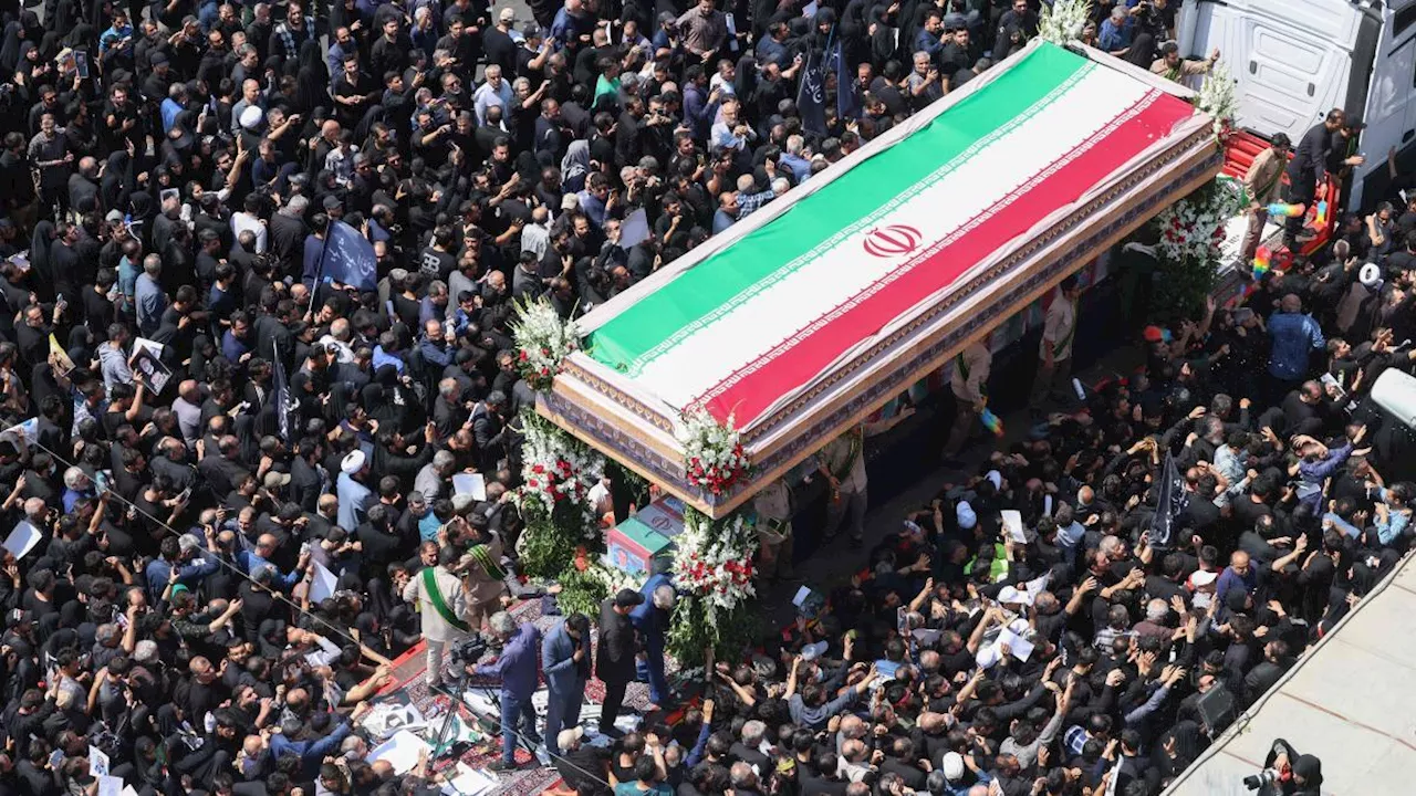 Teheran, l’addio «del popolo» a Raisi