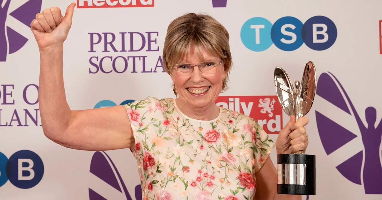 Former Stirling teacher Elaine given Pride of Scotland lifetime award for 'Daily Mile' initiative