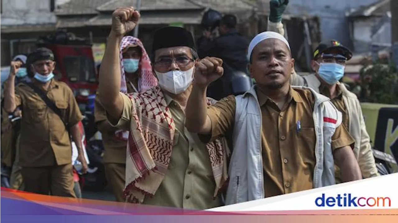 Survei: 13% Guru Honorer Dibayar Rp 500.000/Bulan!