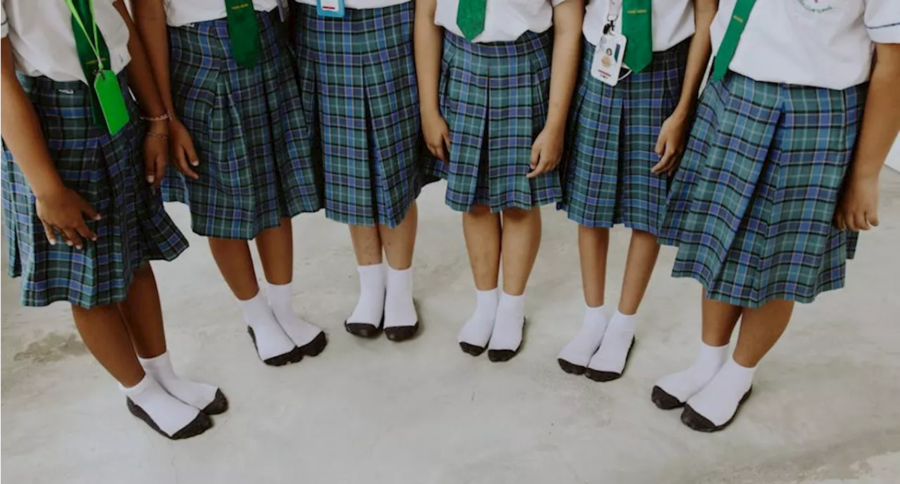 Capturan y liberan a hombre que se disfrazaba de colegiala en Perú, es señalado de acoso