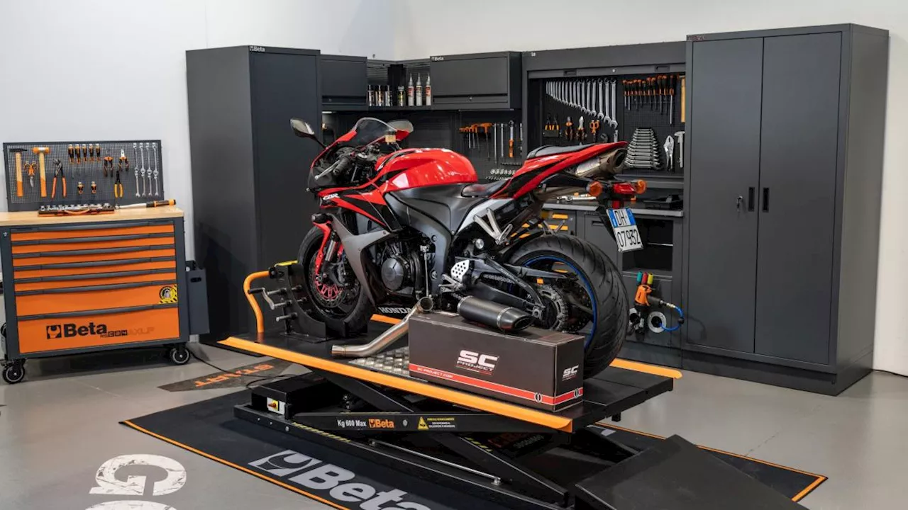 Installazione dello scarico Racing sulla Honda Cbr 600 RR