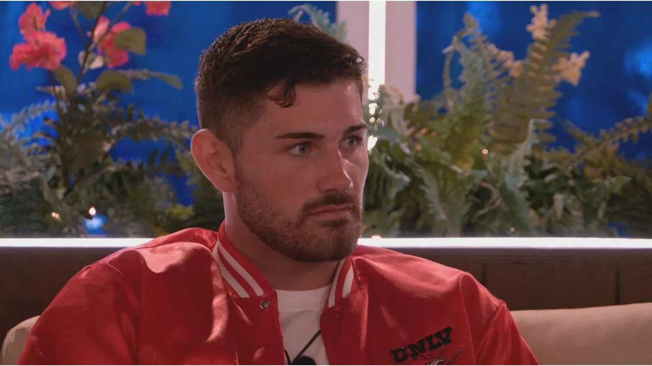 Scott van der Sluis sparks feud as he calls out Love Island ‘user’