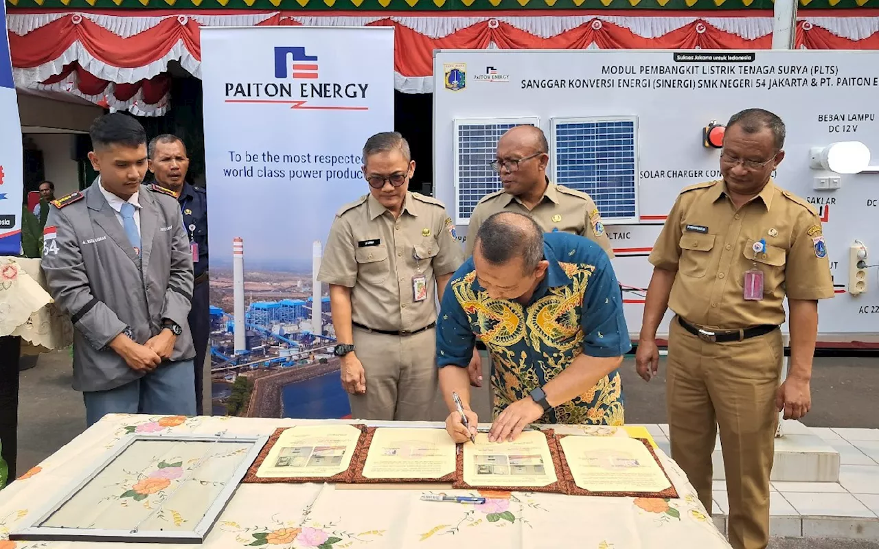 Paiton Energy Hadirkan PLTS Atap di SMKN 54 Jakarta, Ramah Lingkungan