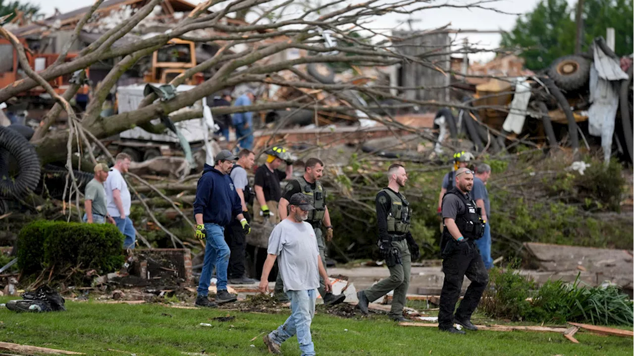 Tornado devastates Iowa town, kills multiple people; powerful storms ripping thru Midwest