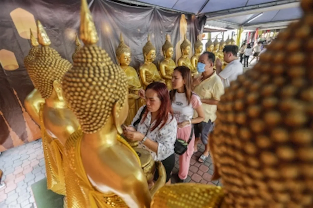 Devotees and visitors report a harmonious Wesak Day celebration in Malaysia, with no safety issues arising