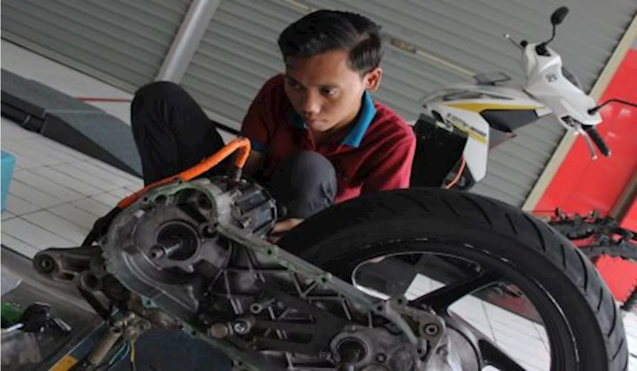 Kementerian ESDM Ajak Gen Z Konversi Motor Bensin Jadi Motor Listrik