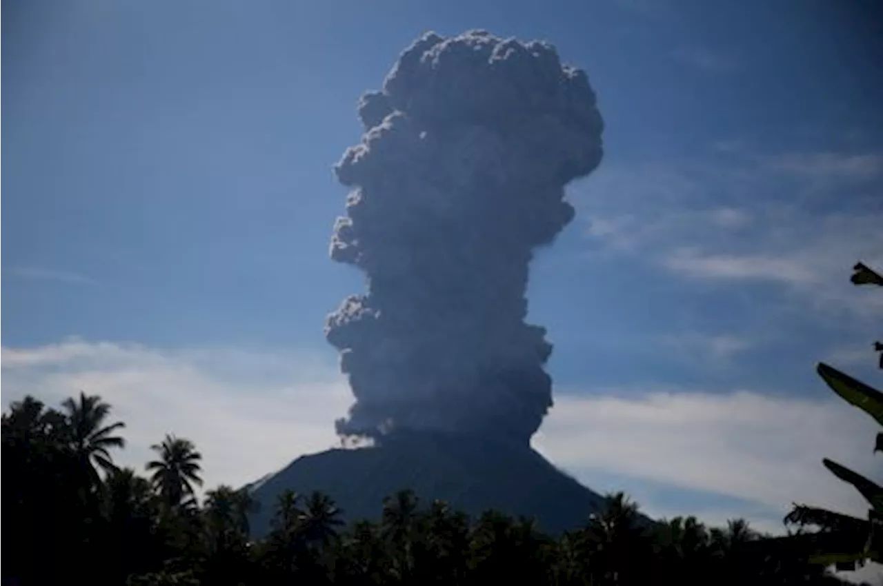 Waspada Aktivitas Gempa di Gunung Ibu Masih Tinggi