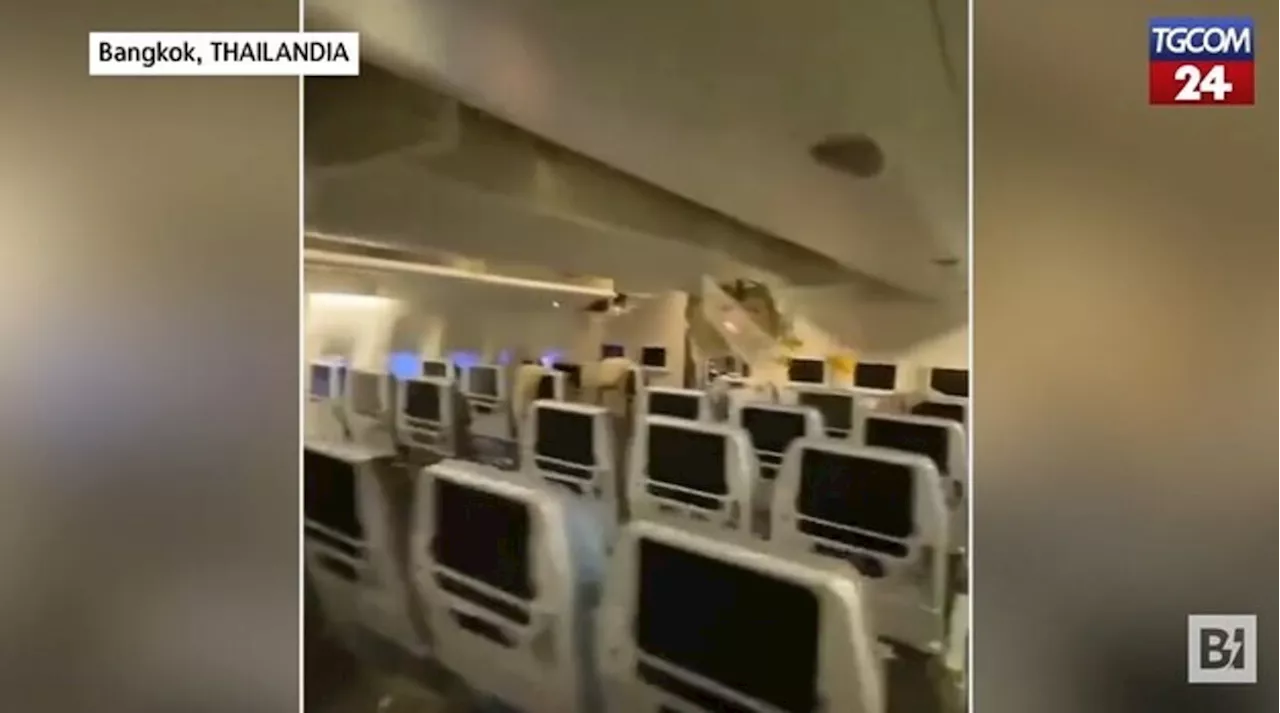 Turbolenze sul volo Singapore Airlines, 20 passeggeri in terapia intensiva