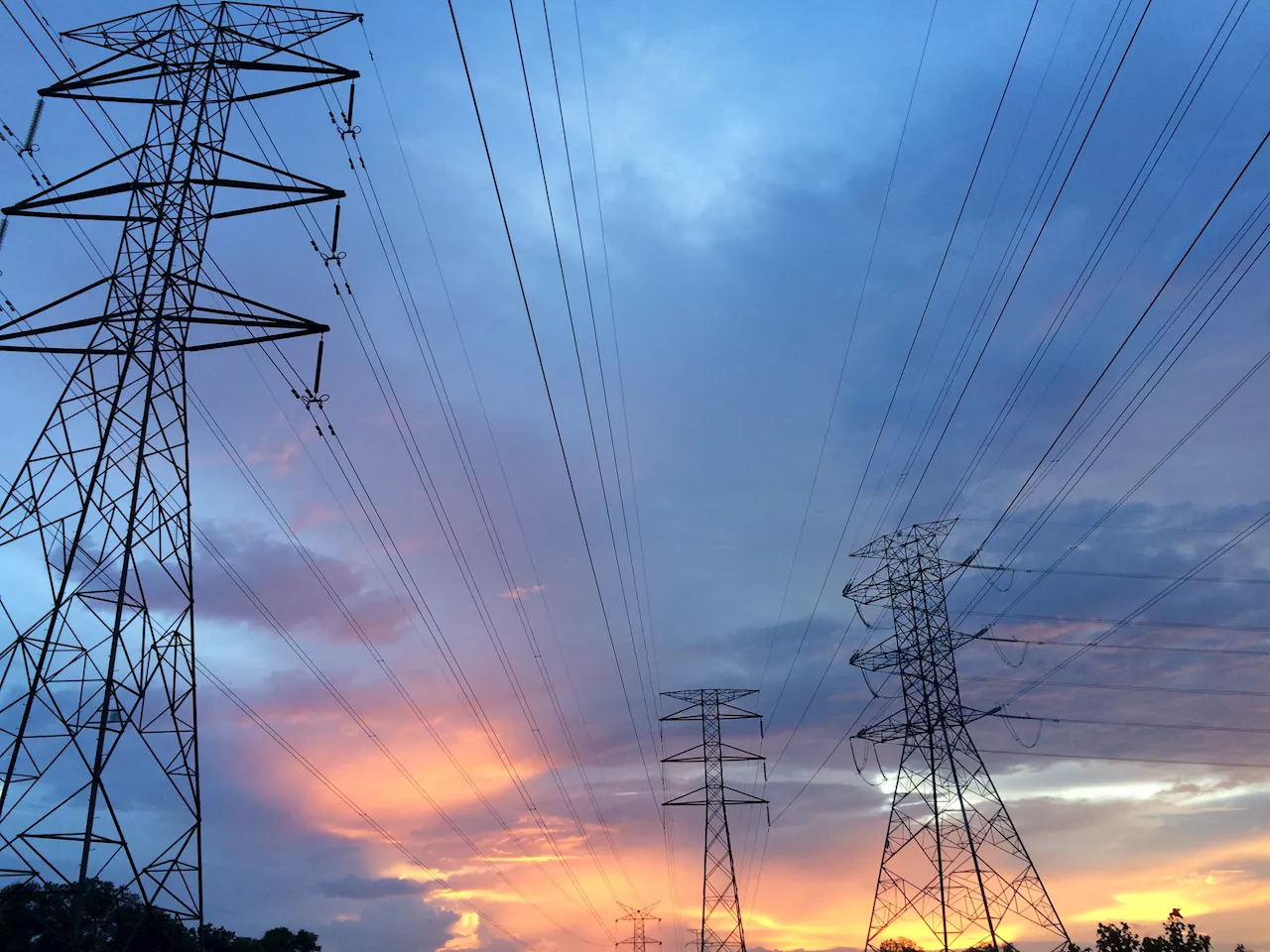 Thousands without power in northern Illinois as severe storms loom