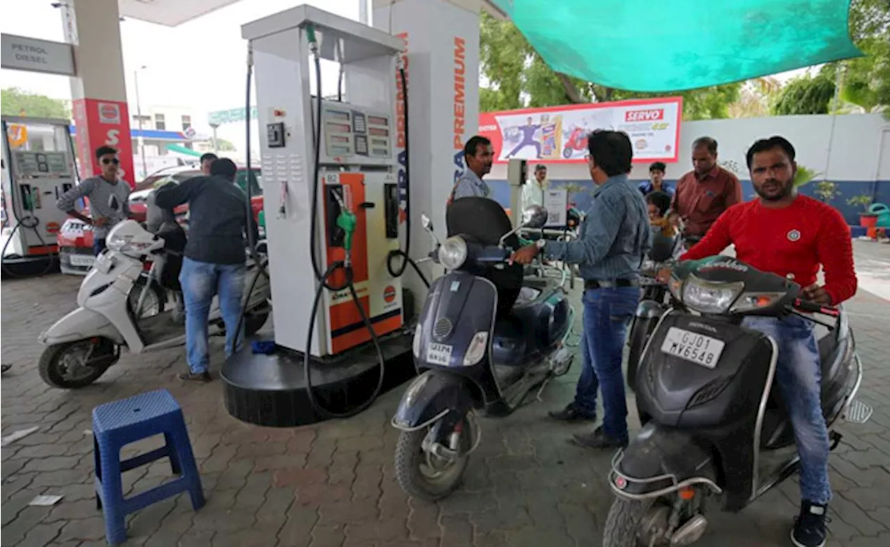 Petrol-Diesel Prices: आज यूपी-महाराष्ट्र सहित इन राज्यों में घटे पेट्रोल- डीजल के दाम, जानें आपके शहर में क्या है रेट