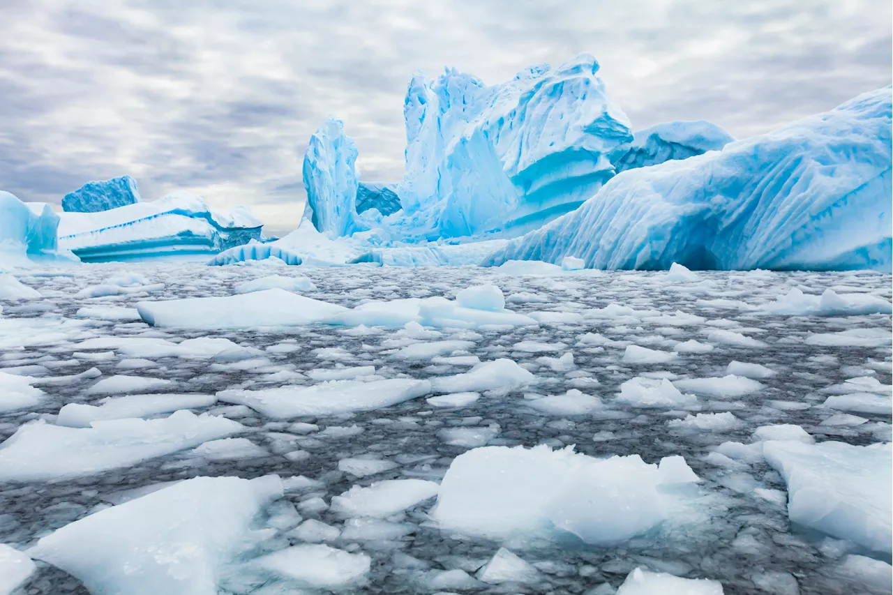 Maps Show How Iceberg the Size of Vegas Broke Off From Antarctica Ice Shelf