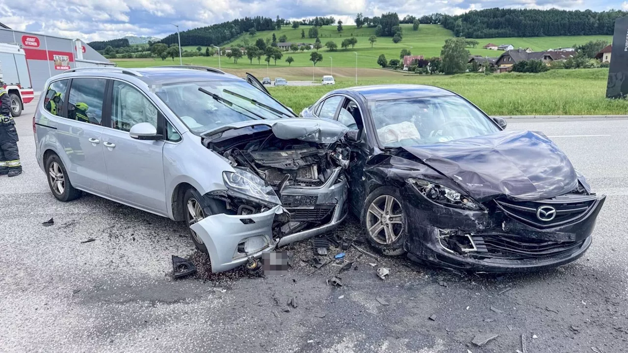 Zwei Verletzte bei Frontalcrash in Purgstall