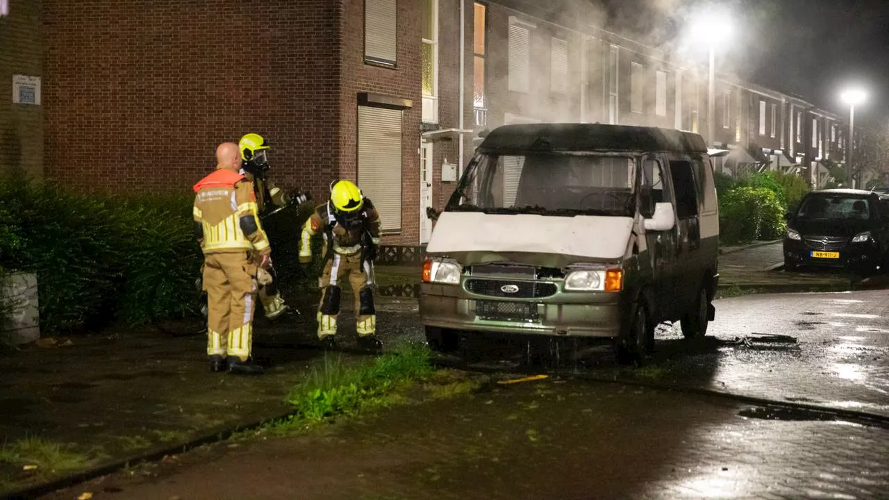 112-nieuws: camper door brand verwoest • elektrische auto vliegt in brand