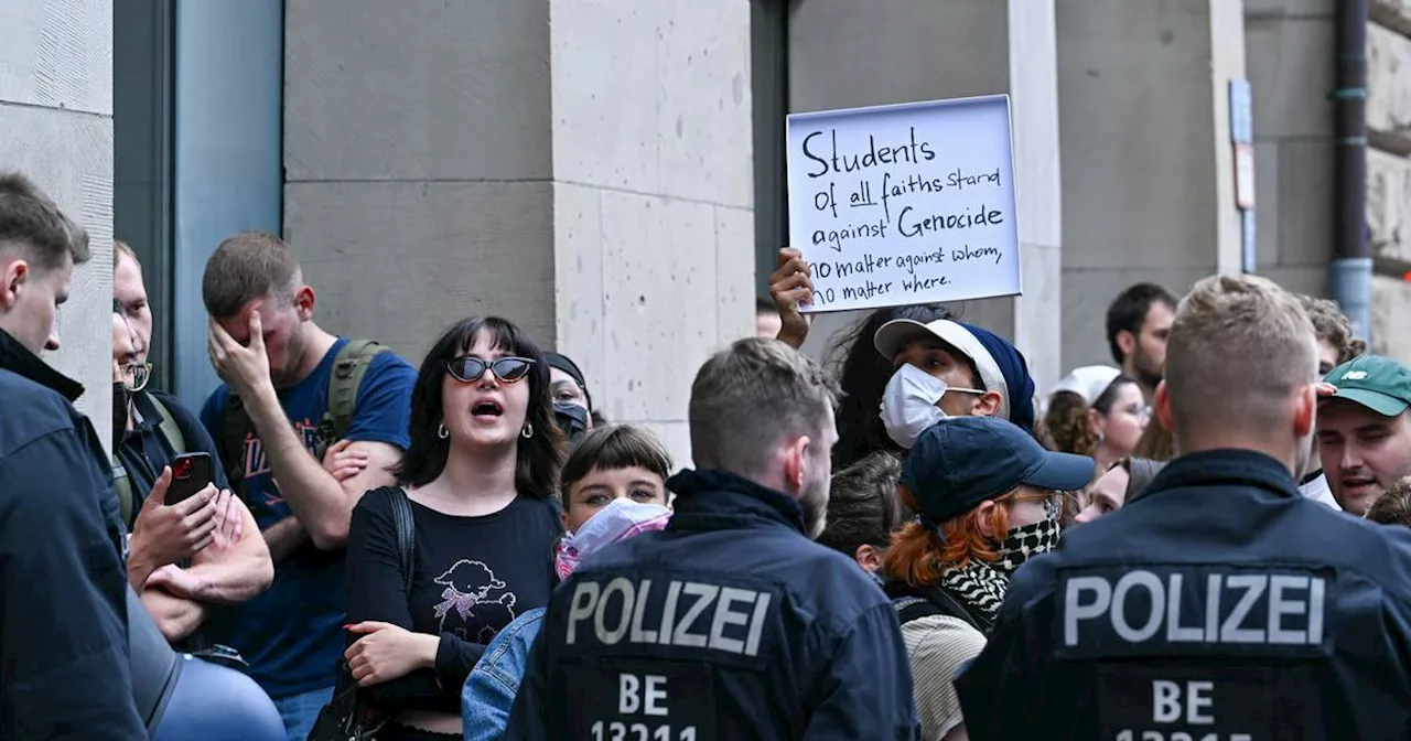 Humboldt-Universität​: Polizeieinsatz wegen propalästinensischem Protest