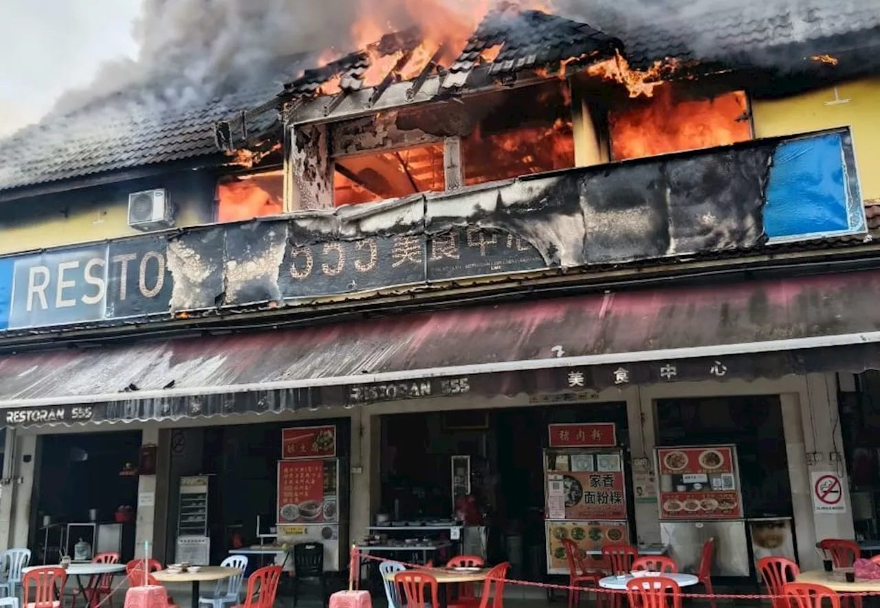 Fire destroys restaurant in Taman Daya, Johor Baru