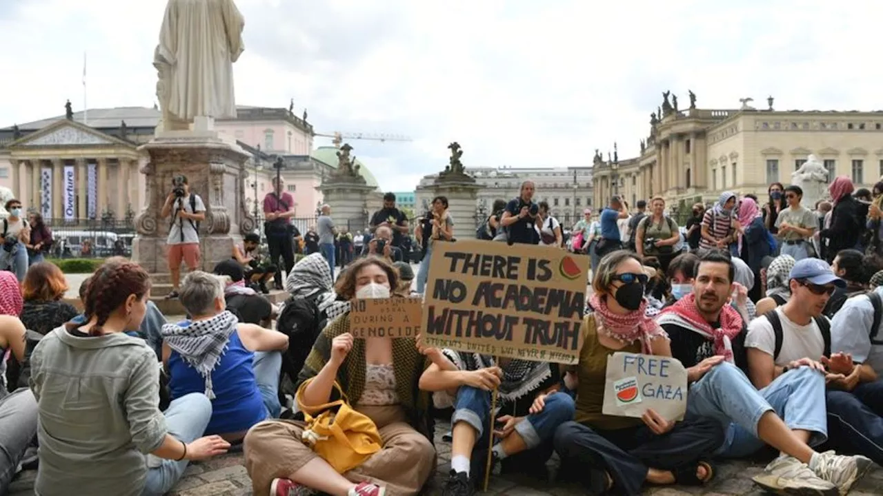 Demonstrationen: Propalästinensische Aktivisten besetzen Berliner Uni