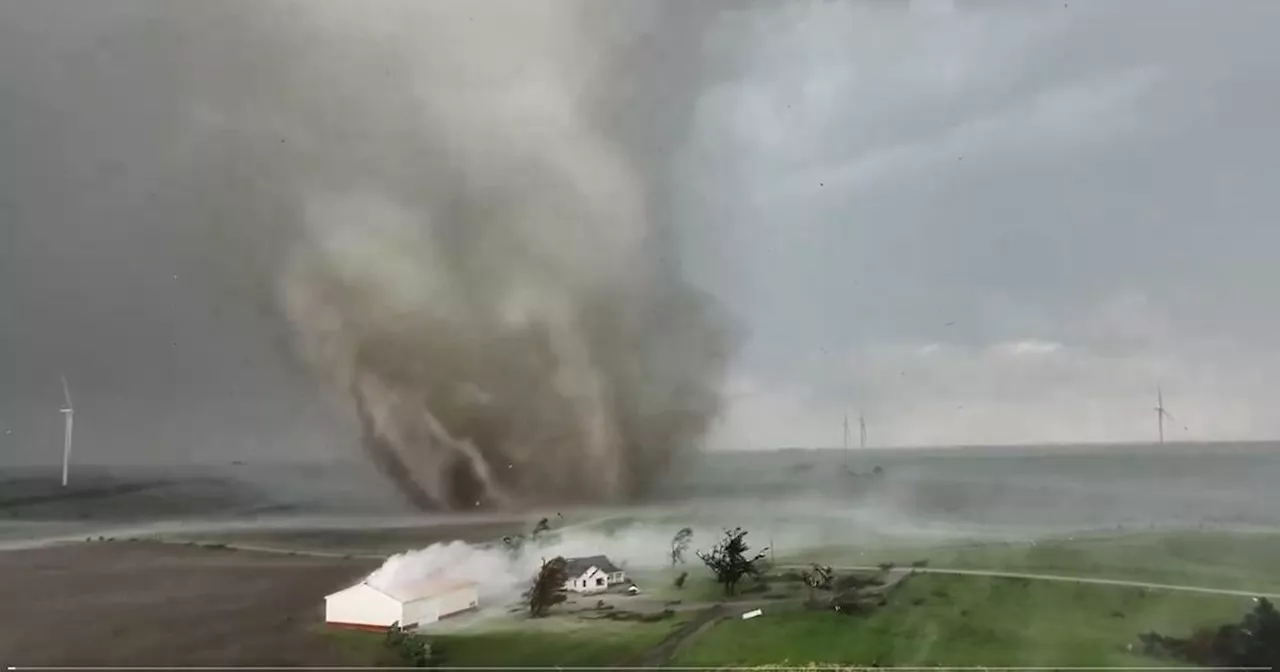 Vidéos. Une énorme tornade frappe une ville de l’Iowa et fait plusieurs morts et des blessés