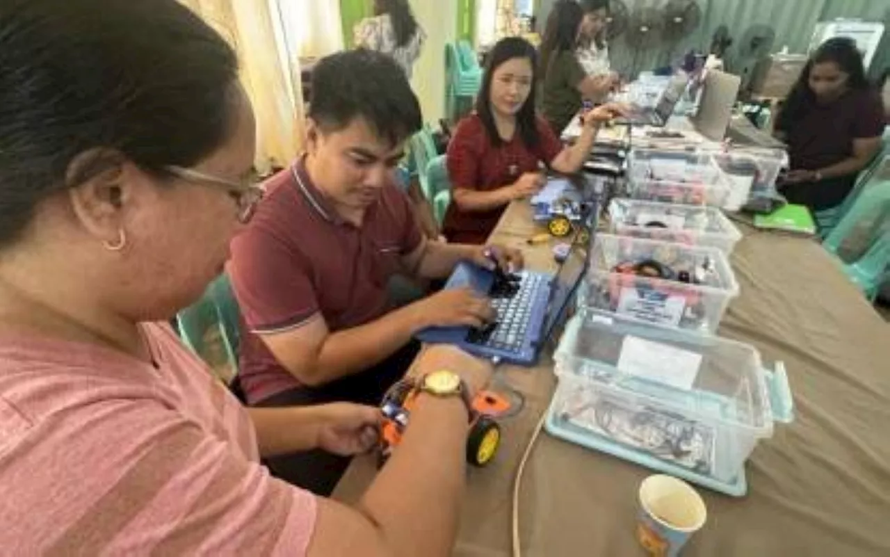 Palawan students get robotics lessons