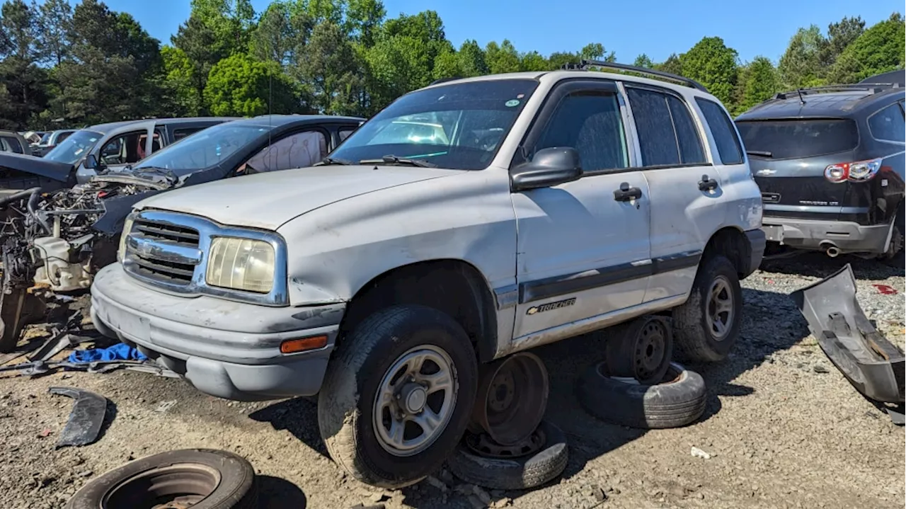 Junkyard Gem: 2003 Chevrolet Tracker