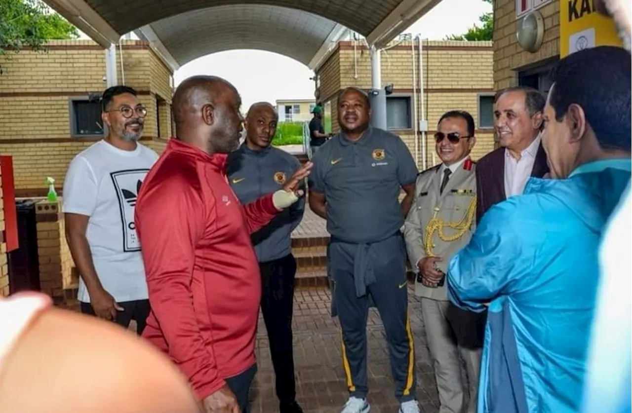 Kaizer Chiefs: Pitso Mosimane responds to Motaung amidst links!