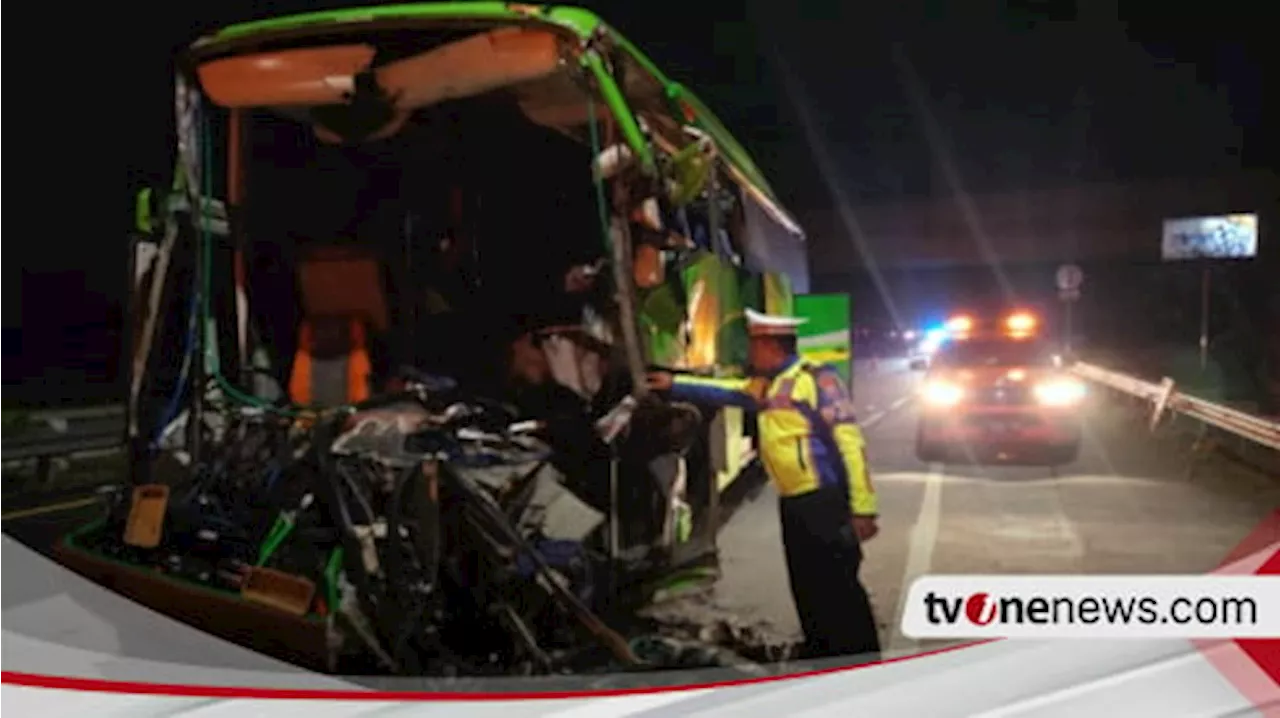 Bus Rombongan Study Tour Tabrak Truk di Tol Jombang, Dua Tewas