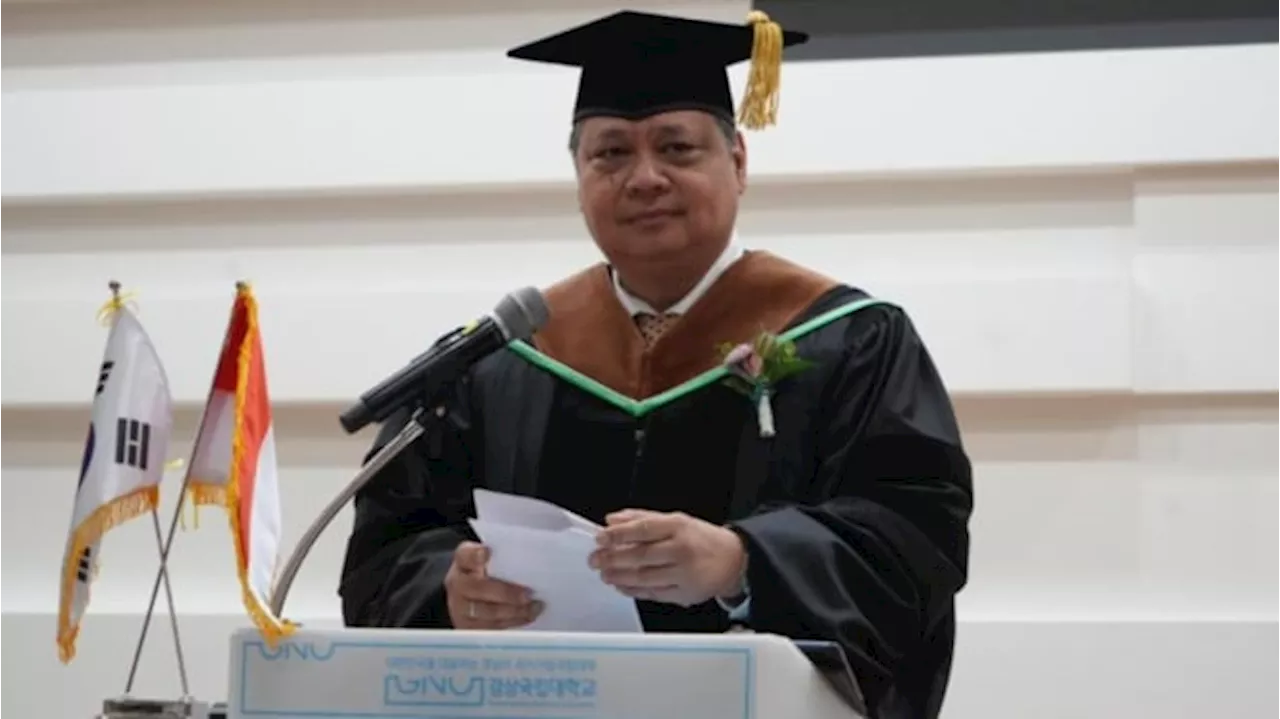 Airlangga Terima Gelar Doktor Honoris Causa, Rektor UGM: Semoga jadi Inspirasi Generasi Penerus