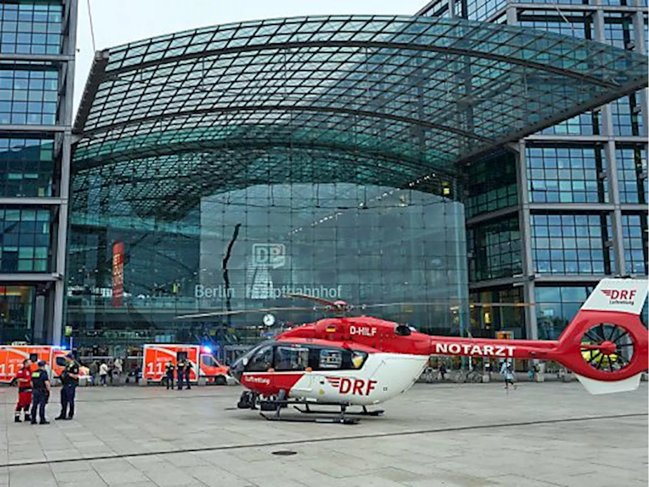 Unglück am Hauptbahnhof Berlin: Frau tot, Kind verletzt