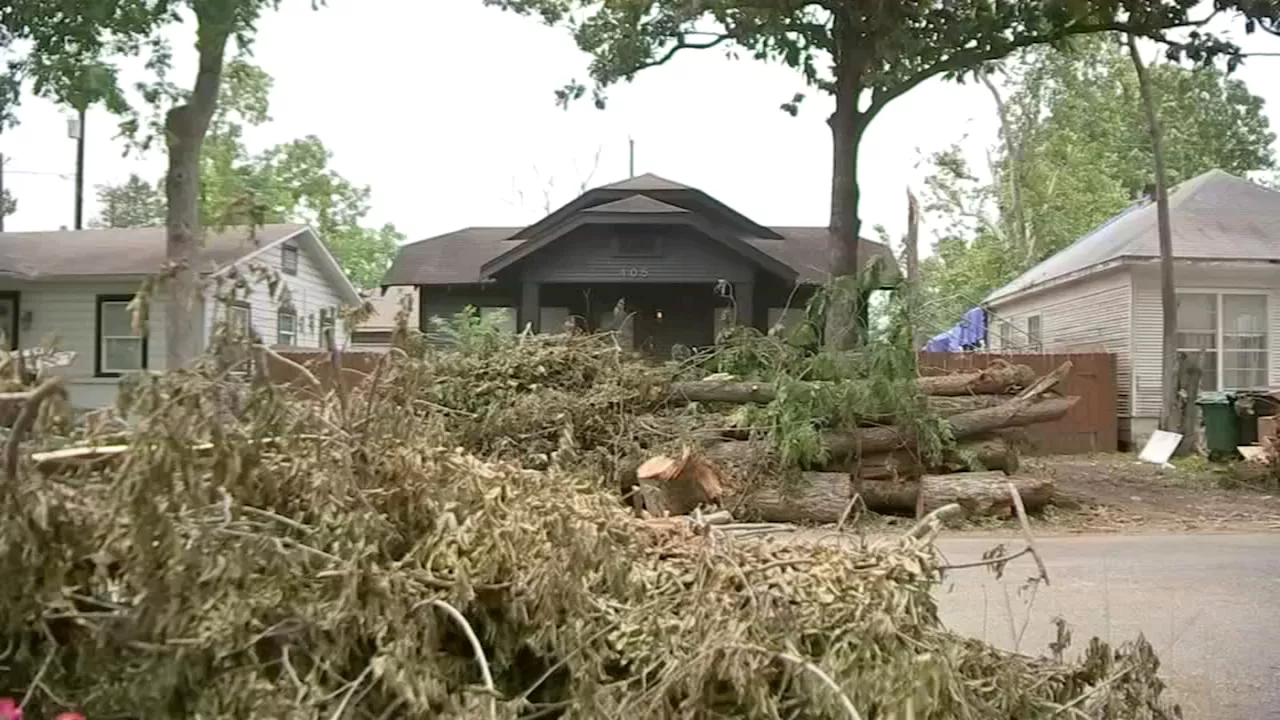 'Not a humane city': Thousands of Houstonians remain without power, internet following deadly storms