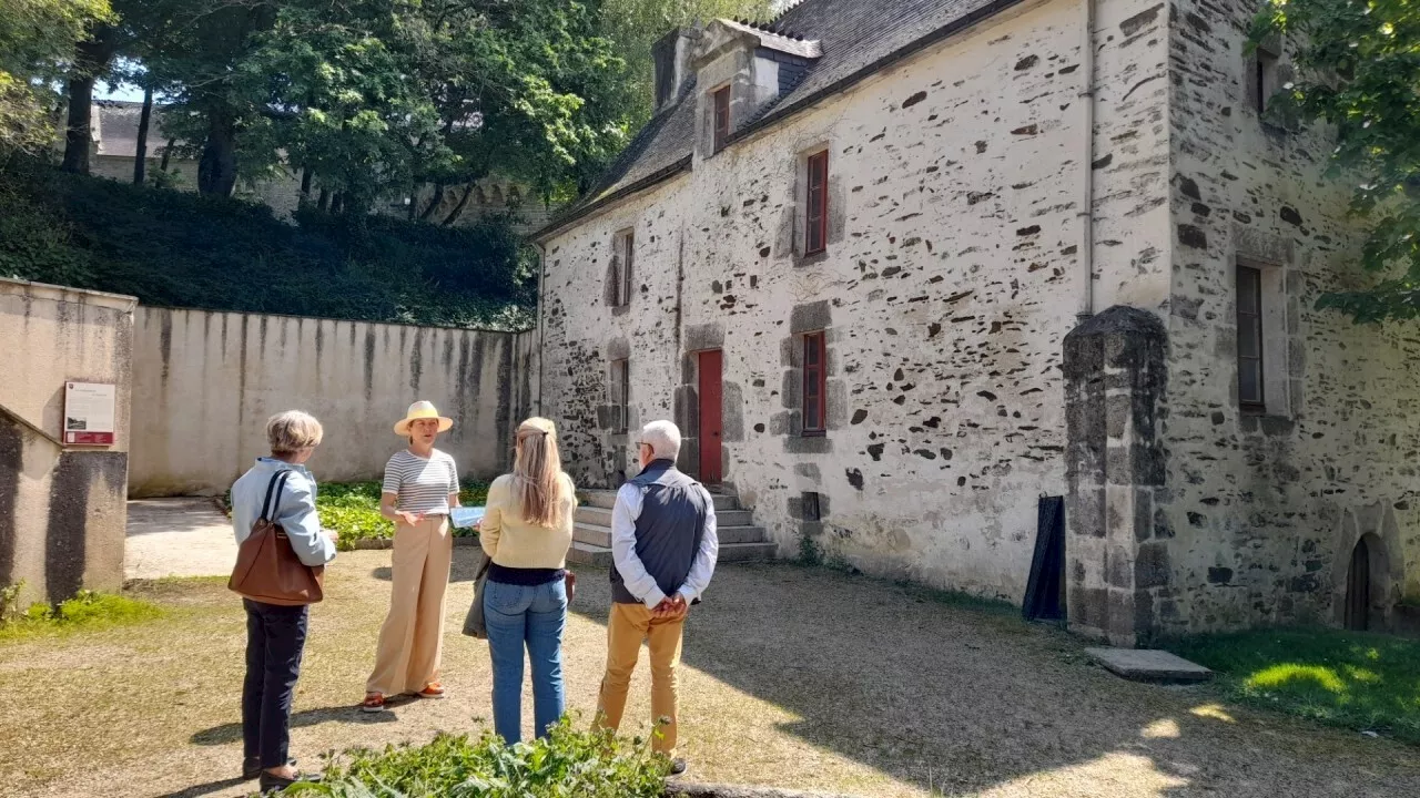 Pontivy : une visite insolite, des latrines du château aux Bains-Douches...