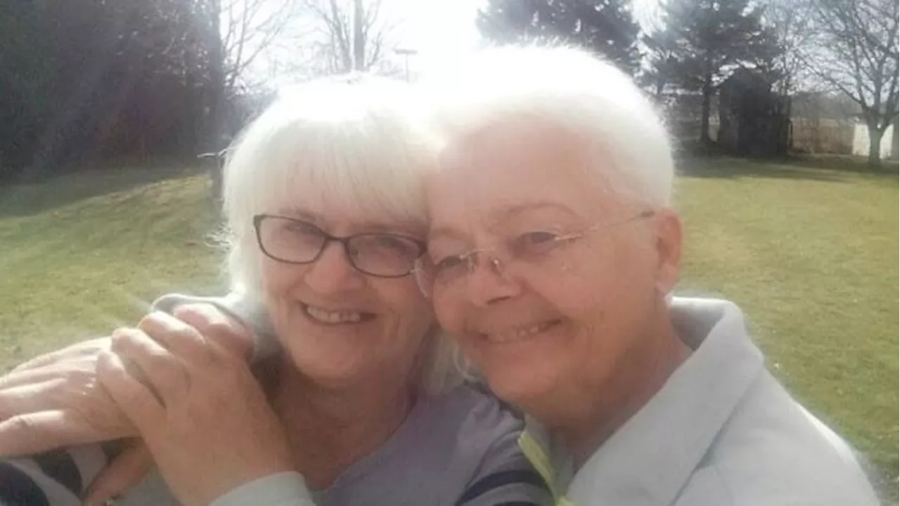 2 women who died trying to save turtle on road in Chatham-Kent, Ont., remembered for love of animals