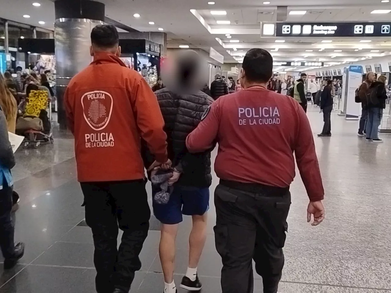 Deportan a un ciudadano chileno que intentó robar una casa en Parque Patricios pero la reacción de un pitbull lo evitó