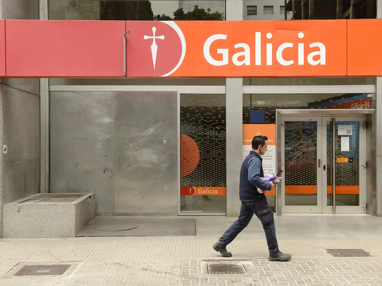 El Banco Galicia calculó que tendrá que pagar $ 23.000 millones por las operaciones que investiga CNV