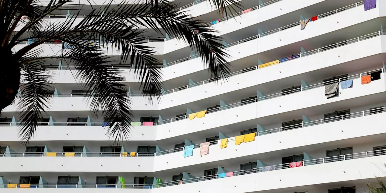 „Nackt-Balconing“: Deutsche sorgen mit neuem Touri-Trend auf Mallorca für Wut