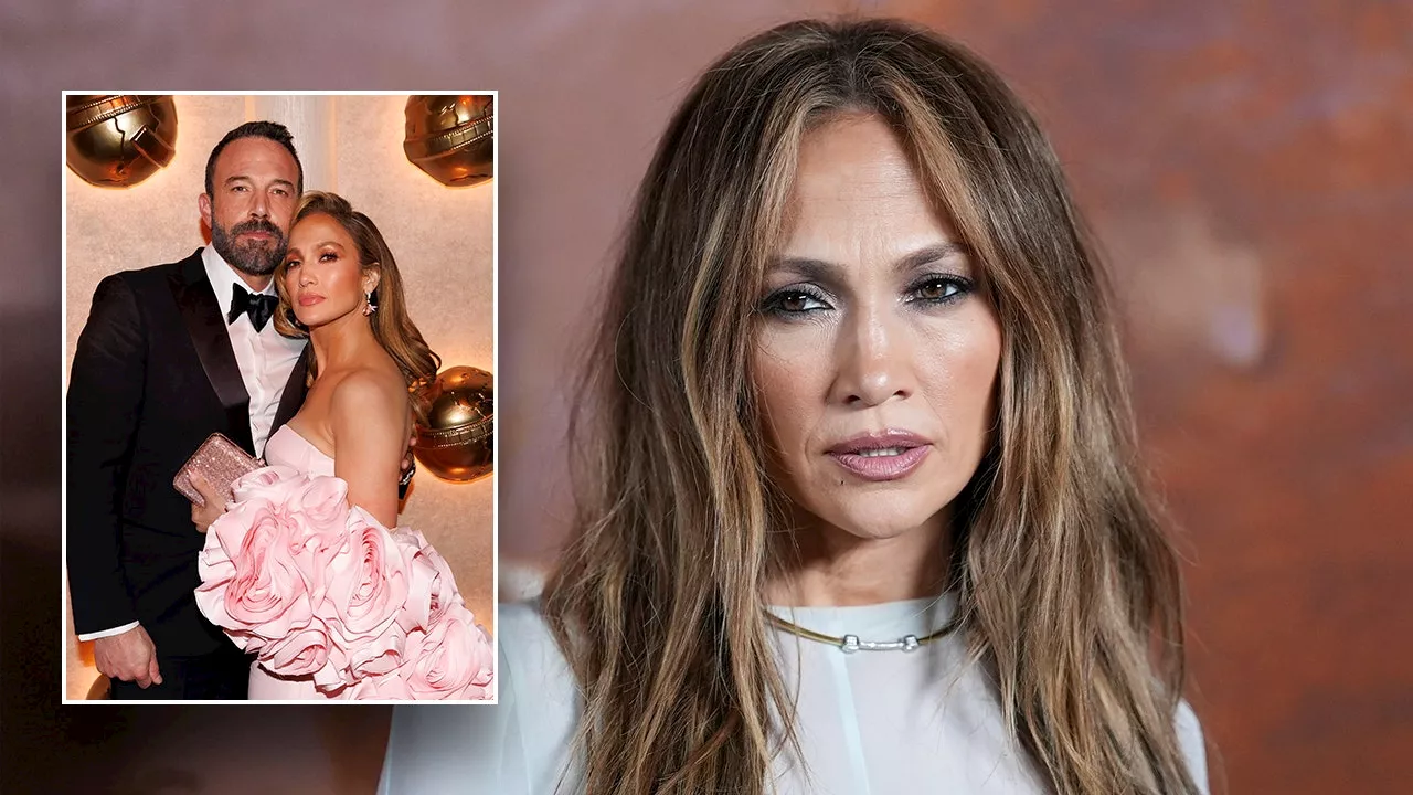 Jennifer Lopez's 'Atlas' co-star intercepts Ben Affleck divorce question on press tour in Mexico