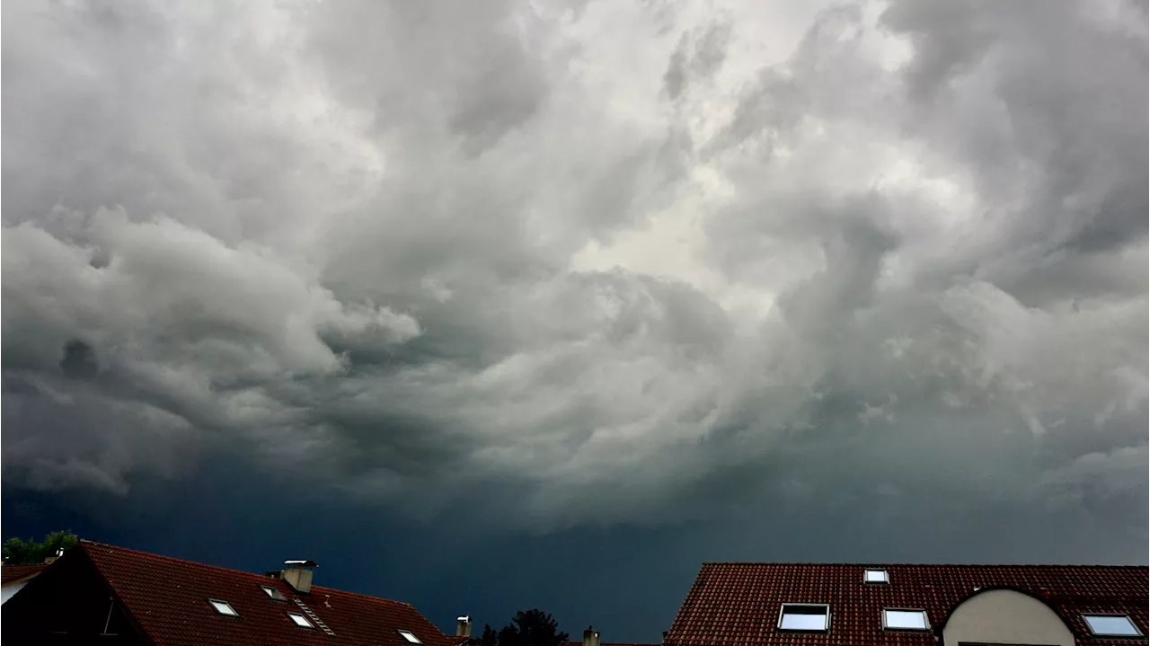 Gewitter im Anmarsch – Warnstufe Rot in 3 Bundesländern